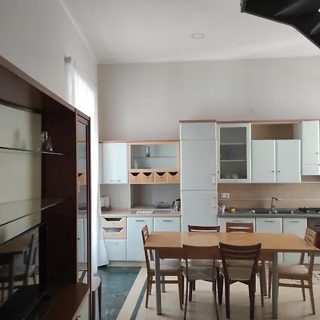 Interno 12 - Πανσιόν 3*